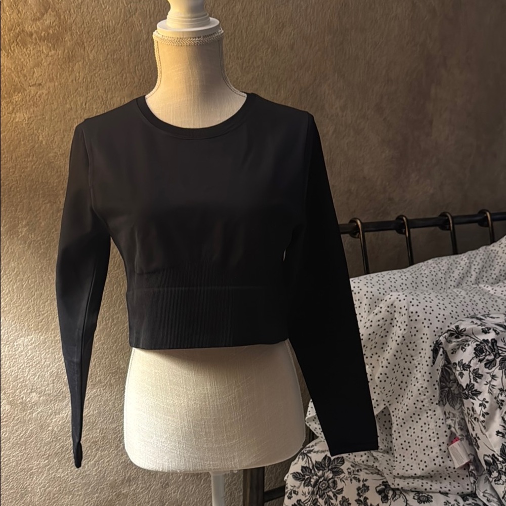 Athletic Black Women's Crop Top